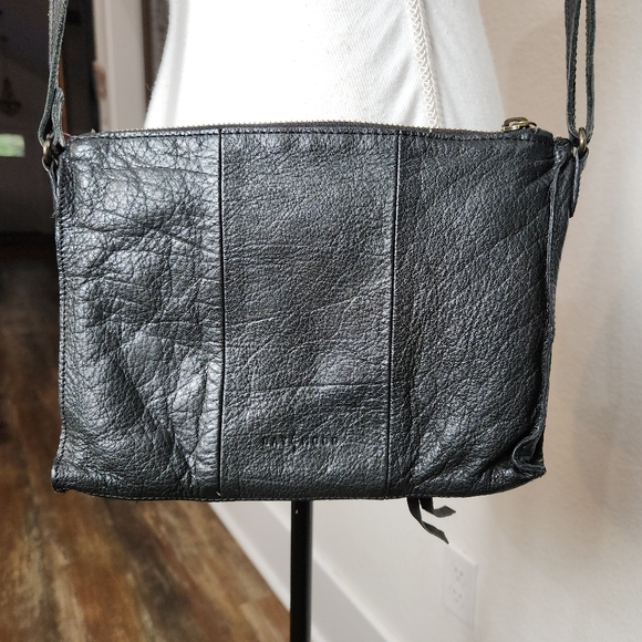 DAY & MOOD PERFECT SIZE BLACK LEATHER CROSSBODY BAG - Picture 3 of 8